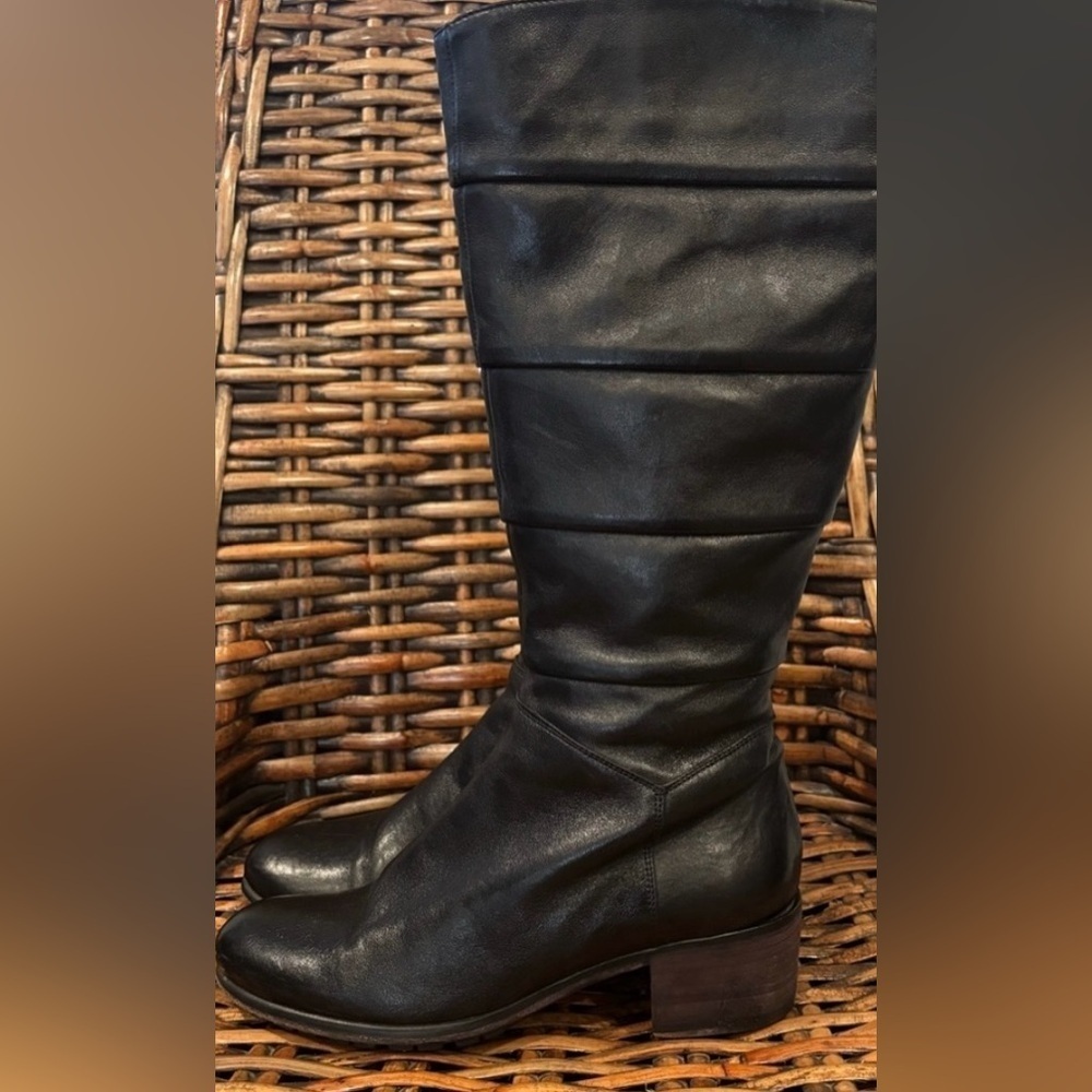 Gino Rossi Black Leather Riding Boots fully lined with Sherpa.